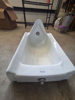 Urinal