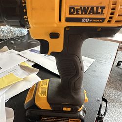 Dewalt  20v max drill with battery