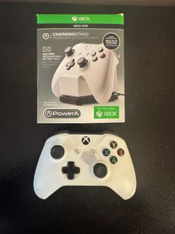 PowerA Charging Stand For Xbox One And White Wireless Controller