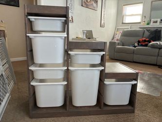 Toy storage bin