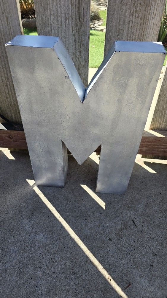 Tin Letter M
