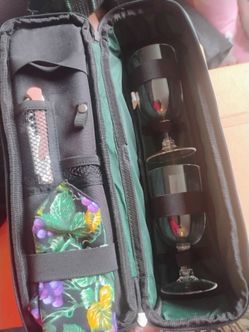 Wine and 2 cups set