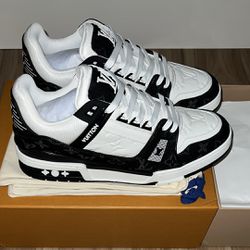 Black Lv Trainers Size 11