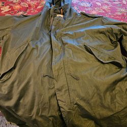 Large Military Parka w/ Wool liner and mittens  new in great condition $100 OBO