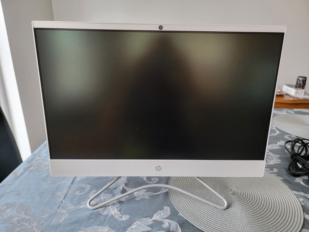 HP 24" All-in-one PC 1080P HD, AMD A9 3.7 GHz, Windows 10, 8GB Ram, 240GB SSD