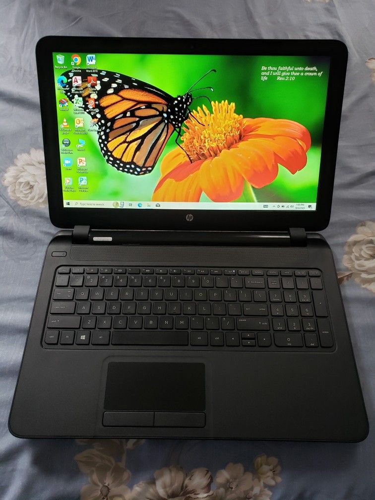 15.6"inch AMD E1 HP Laptop, 6GB RAM, 128GB SSD, HDMI, DVD RW 📀 And a WebCam. Window 10 Installed.