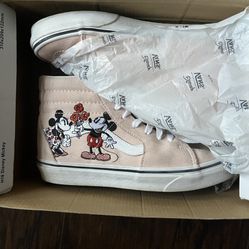 Mickey & Minnie Vans