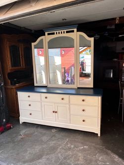 Thomasville vintage Long Dresser 🔵🔵🔵