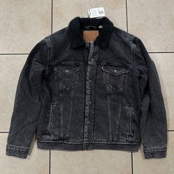 Levi’s Men’s Sherpa Trucker Jacket – Dark Gray New