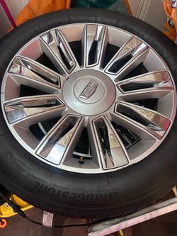 Cadillac Escalade stock tires