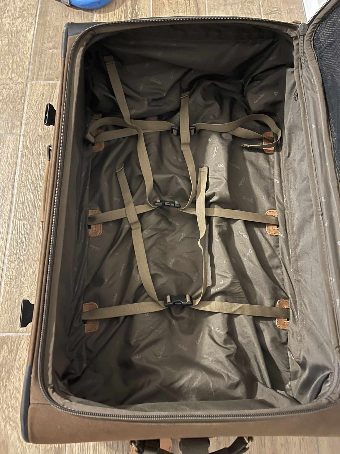 Cabelas store rolling duffel
