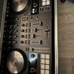 Traktor Kontrol S4