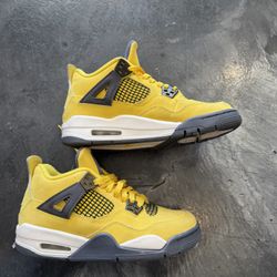 Air Jordan 4 Retro Lighting Yellow 