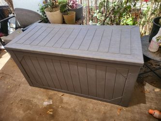100g outdoor storage deck box