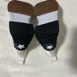 6.5 Woman’s Converse High Top 