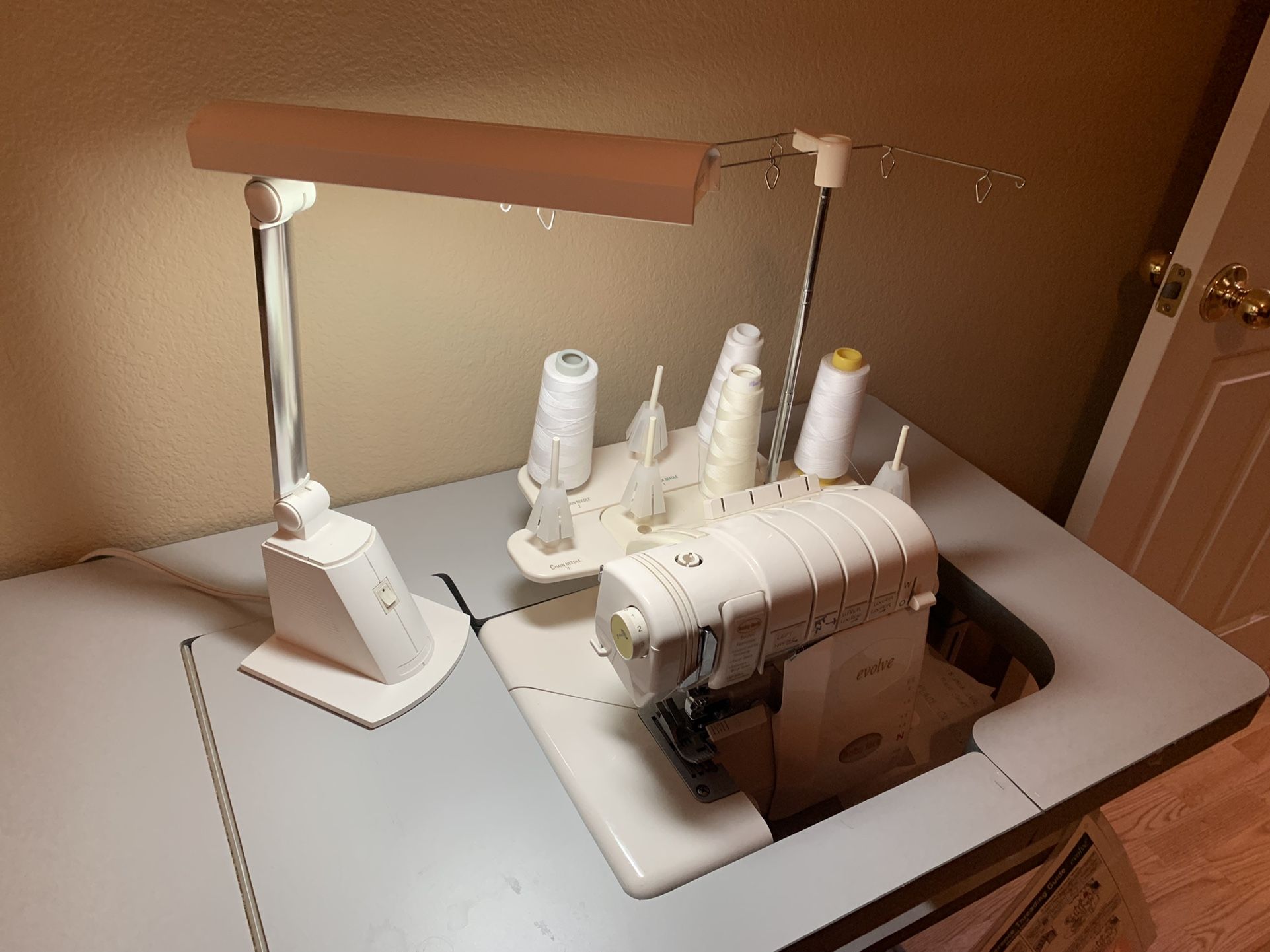 Baby Lock Evolve Serger for Sale in Corona, CA OfferUp