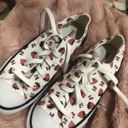 Selling Brand New Converse