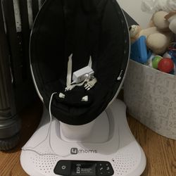 mamaRoo4 infant seat