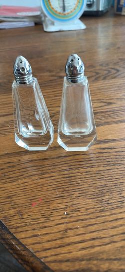 Vtg Clear Cut-Crystal Glass Salt & Pepper Shakers Flared Tower Design OBO