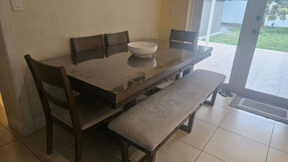 Mesa De Comedor - Dining Room Table