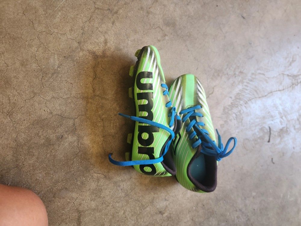 Soccer cleats size 11 kids