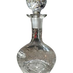 Decanter 10” crystal the top of canter is crystal glass  a beautiful decanter is super gorgeous no box or I don’t know the maker acquired in a mansion