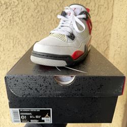 Air Jordan 4 