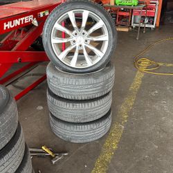 19s Cadillac Wheels 5x120 Great Condition 