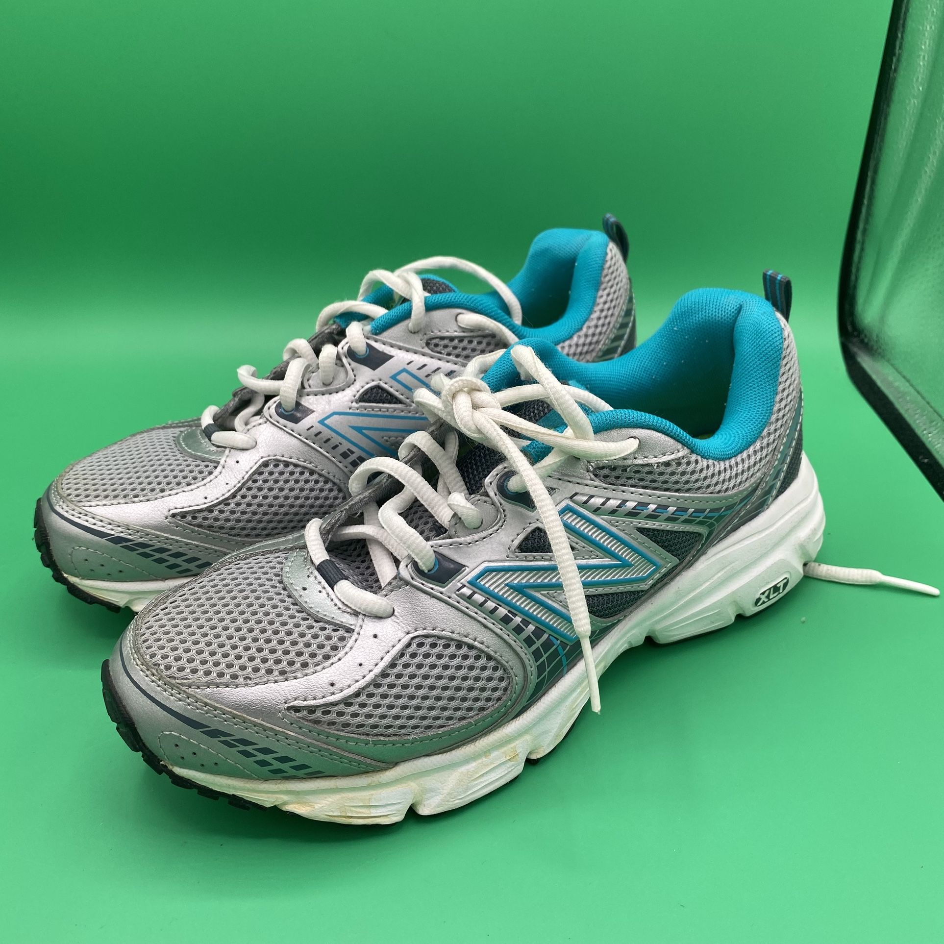 New Balance Womens 540 V2 Gray RunningShoes Sneakers Size 8B Excellent Condition