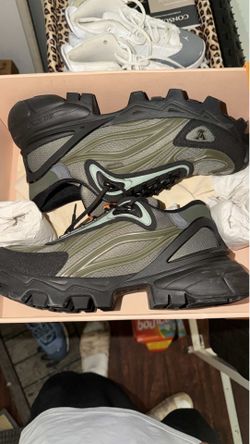 Louis Vuitton sneaker / boot
