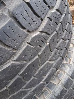 Tires  275/60/20