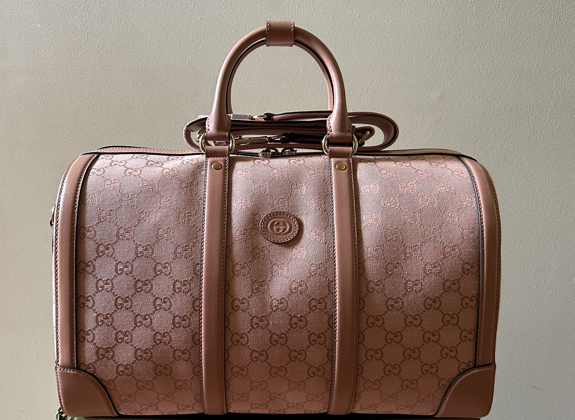 Gucci Travel Bag for Sale in Portland, OR - OfferUp