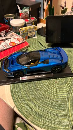 Die cast Ferrari F80 model
