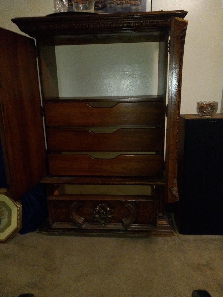 Dresser Storage
