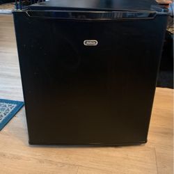 Sunbeam Household Refrigerator For Sale Good Buy! 