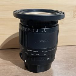 Sigma Zoom 28-200mm 1:3.8-5.6 camera lens