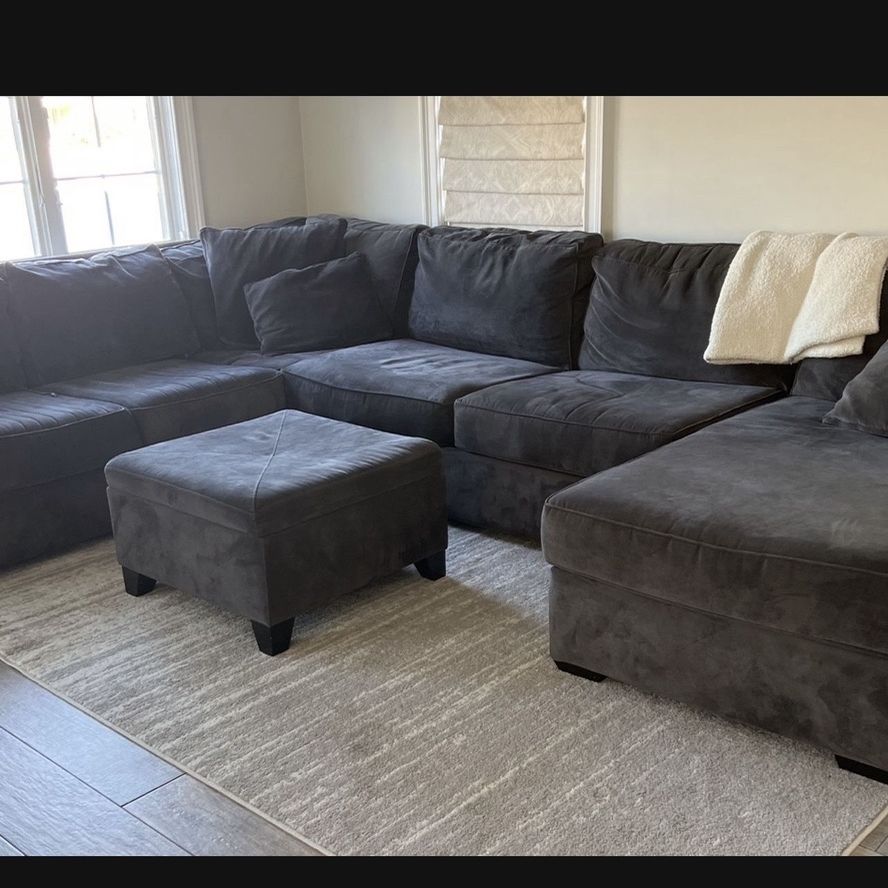 Sectional Couch 