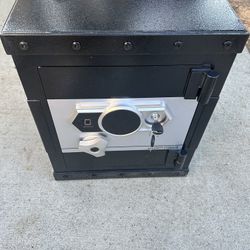 Brand New Heavy Duty SAFE B0X For $120