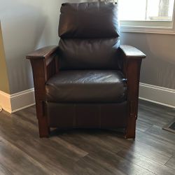 Gorgeous Leather Recliner