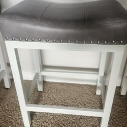 24 Inch BAR stools (4)