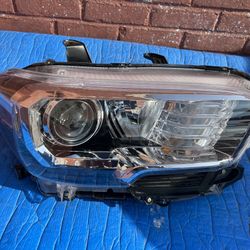 2016-2018-2020-2022 Toyota Tacoma Headlight Halogen RH 
