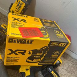 Dewalt Power Tools And Batteries 