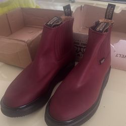 Boots size 8