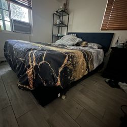 Bed frame (Frameless) Queen Size