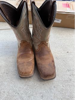 Women’s western work boots - square toe- brown leather- great condition