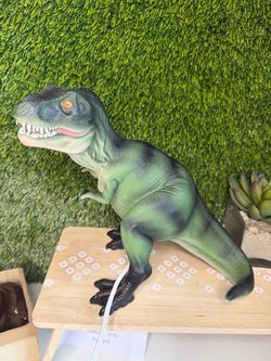 Brand new in box Dinosaur lamp Pickup near Rosedale hwy and Allen rd