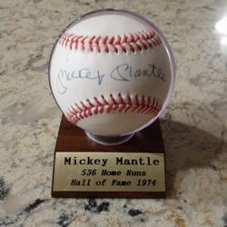 Mickey Mantle JSA Authenticated Signed Baseball!