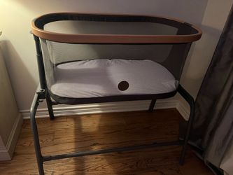 Maxi Cosi Grey Bassinet
