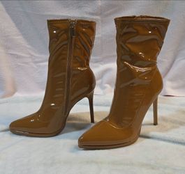 ShoeDazzle Cressida Brown Patent Boots – Size 8