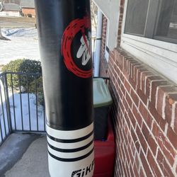heavy weight kick/punching bag 